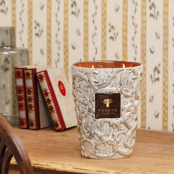 Brame Sylvanus Candle <br>
Bergamot, Absinthe, Indonesian Patchouli <br>
Limited Edition
<br> (H 16) cm