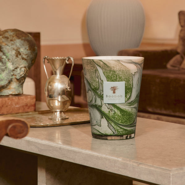 Leaves Marius Candle <br> 
Petitgrain, Olive Tree, Cypress
<br> Limited Edition
<br> (H 24) cm