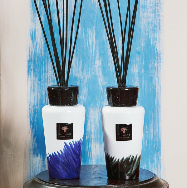 Totem Feathers Diffuser <br> 
Black Rose, Oud Wood, Saffron <br> 
5000 ml