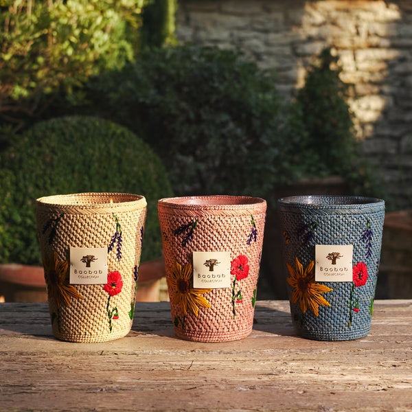 Vony Ahitra Candle <br> Mint, Vetiver, Ylang-Ylang <br> Limited Edition <br> (H 16) cm
