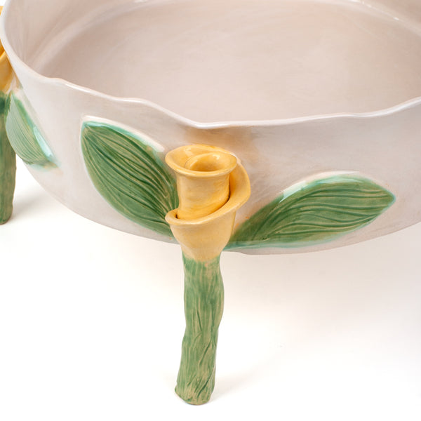 Round Dish with Rose Legs <br> White <br> (Ø 32 x H 20.5) cm