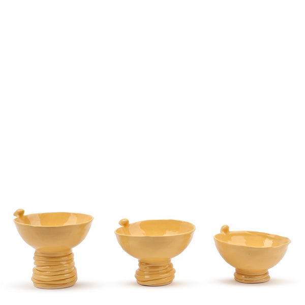 Bowl with Bird on Coil Stand <br> 
Yellow <br> 
(H 14) cm