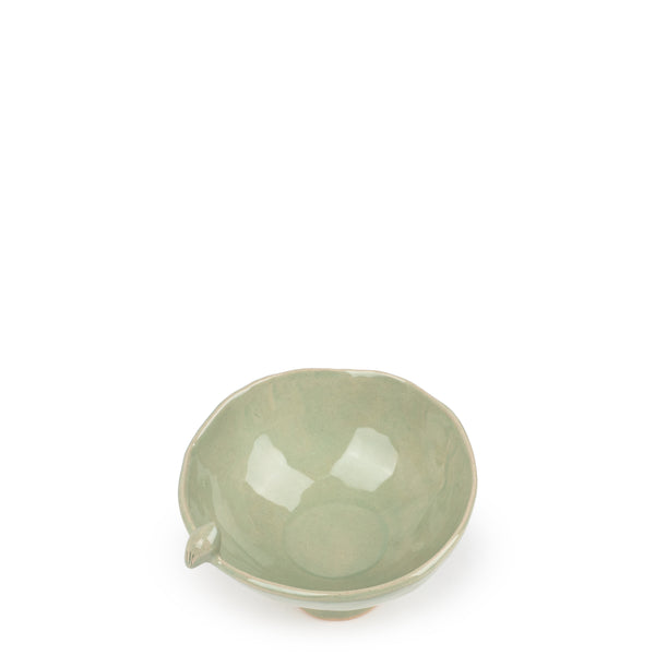 Bowl with Bird on Stand <br> 
Light Green
<br> (H 11) cm