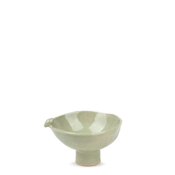 Bowl with Bird on Stand <br> 
Light Green
<br> (H 11) cm