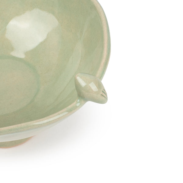 Bowl with Bird on Stand <br> 
Light Green
<br> (H 11) cm