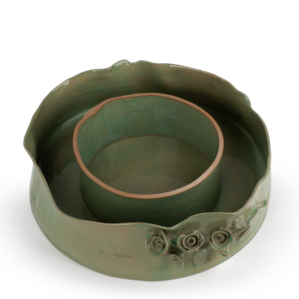 Roses Crafted Dish on Stand <br> Sage Green <br> (Ø 38 x H 20) cm