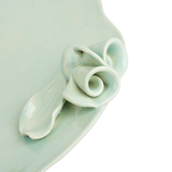 Roses Flat Dish on Stand <br> Light Green <br> (Ø 42 x H 10) cm