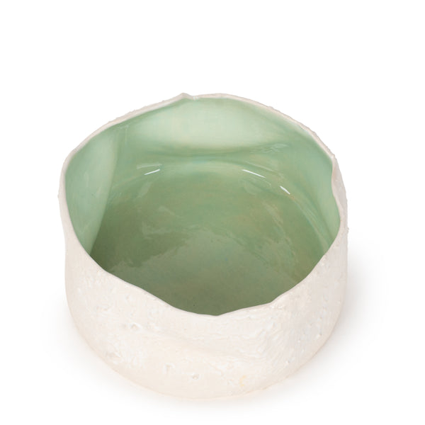 Rough Round Dish <br> White / Pastel Green <br> (Ø 25 x H 13) cm