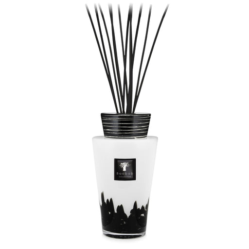 Totem Feathers Diffuser <br> 
Black Rose, Oud Wood, Saffron <br> 
5000 ml