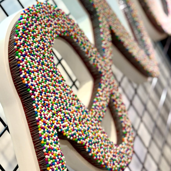 Love <br> (L 107 x H 60) cm