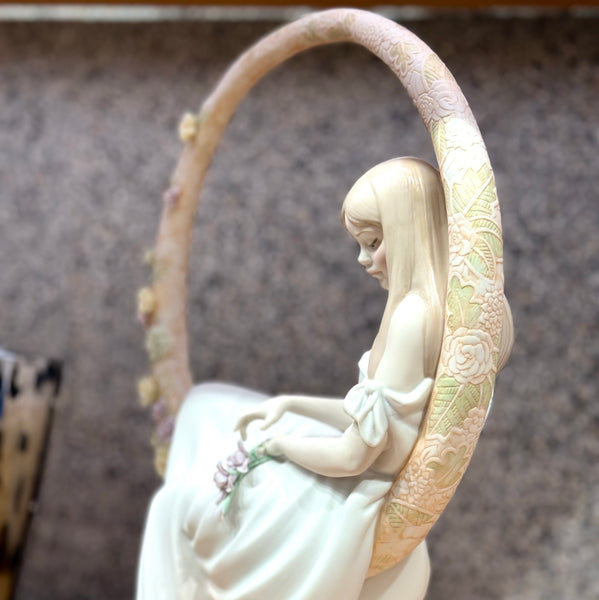 In Her Thoughts Sculpture <br> 
(L 27 x W 30 x H 43) cm