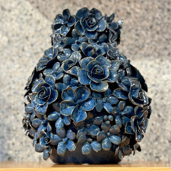 Roses Vase <br> 
Blue <br> 
(Ø 26 x H 30) cm