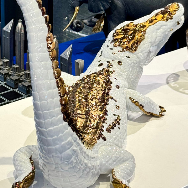 Crocodile Sculpture <br> 
(L 28 x W 68 x H 39) cm