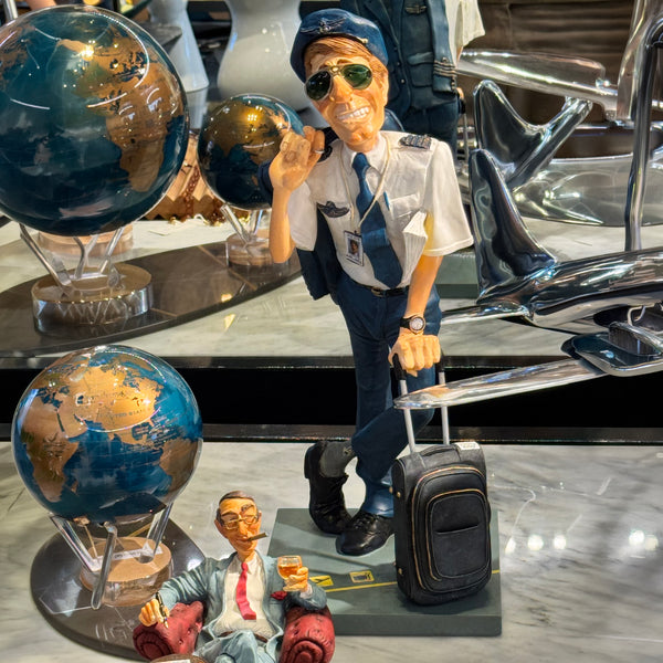 The Pilot <br> (L 17 x H 41) cm