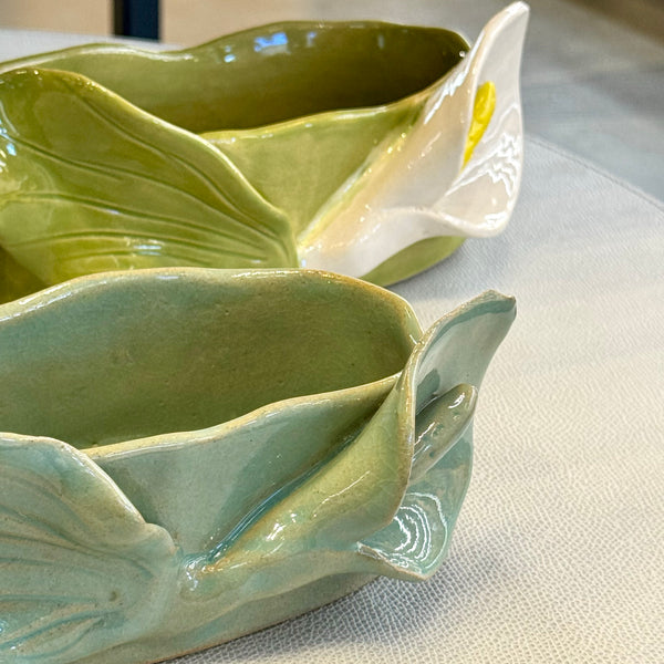 Lilies Oval Bowl <br>
Moss Green
<br> (L 17 x H 8) cm