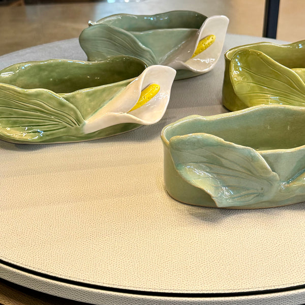 Lilies Oval Bowl <br>
Moss Green
<br> (L 17 x H 8) cm