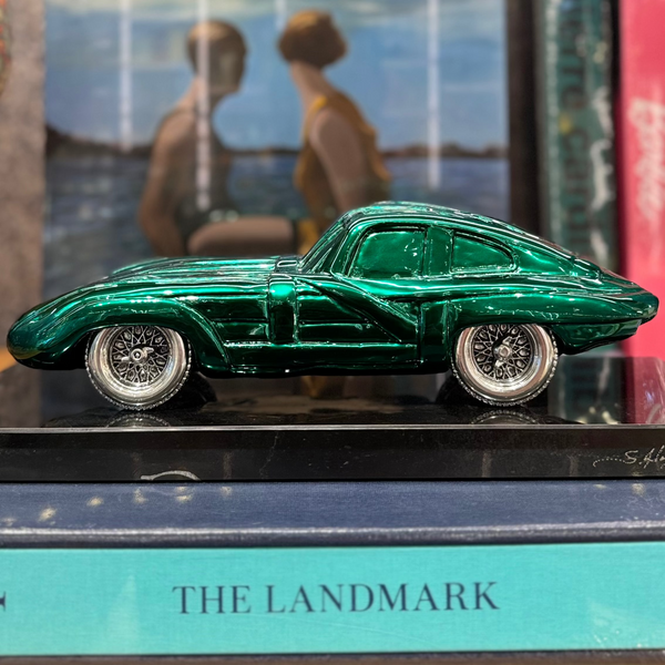 Jaguar <br> 
Nickel Green
<br> (D 13 x W 30 x H 9) cm