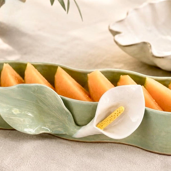 Lilies Oval Bowl <br>
Lime Green <br>
(L 42 x H 10) cm