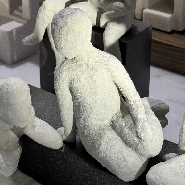 Sitting People on Base
<br> (L 31 x W 15 x H 20) cm