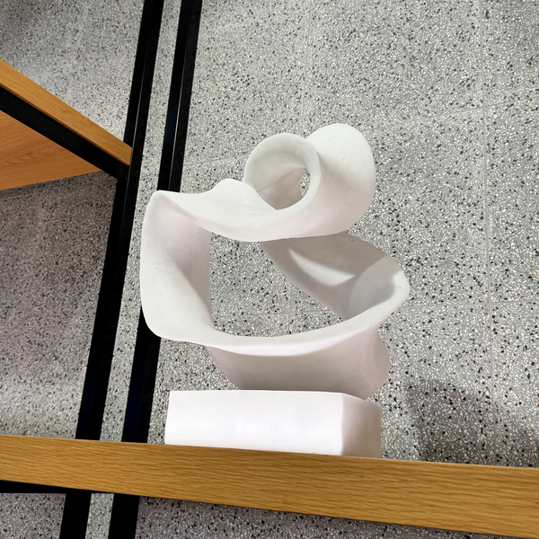 Curved Sculpture on Base <br> (L 44.5 x W 27.5 x H 48.5) cm