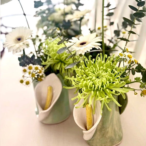 Lilies Vase <br> Moss Green <br> (Ø 9.5 x H 13.5) cm