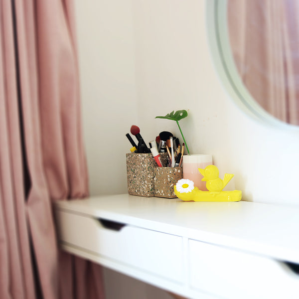 Flowerthief Vase <br> Yellow <br> (L 16 x W 4 x H 8.5) cm