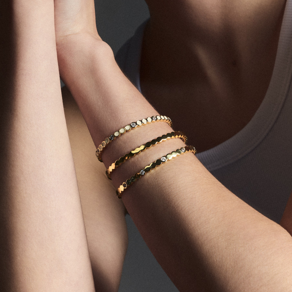 Lumi Thin Cuff <br>
Light Gold