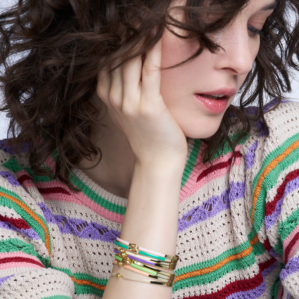 Lily Bracelet <br>
Orange Coral <br>
(14-16) cm