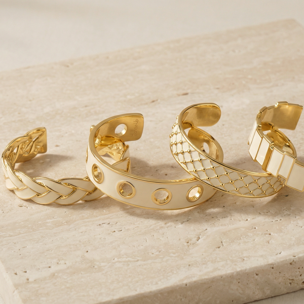 Venus Thin Cuff<br> White Sand