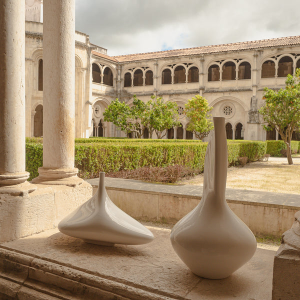 The Reverie Vase <br> 
Pearl White
<br> (L 27 x W 44 x H 29.5) cm