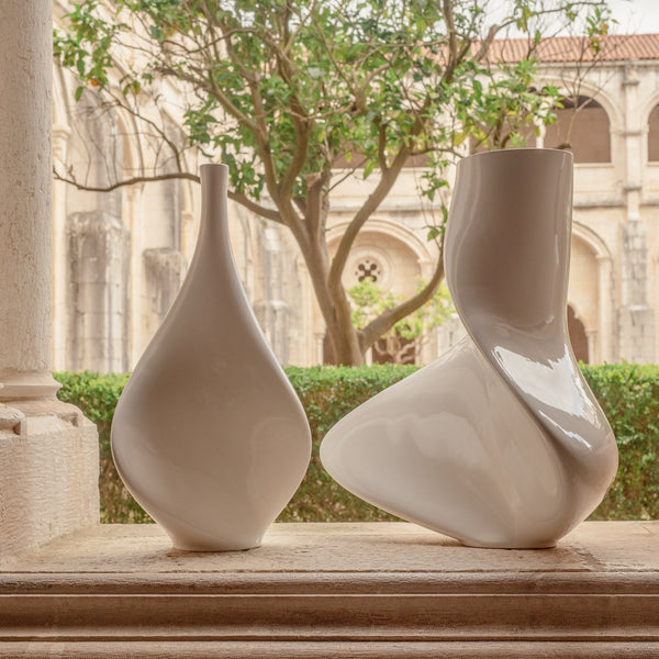 The Muse Vase <br> 
Glacier White
<br> (L 18 x W 31.5 x H 57) cm