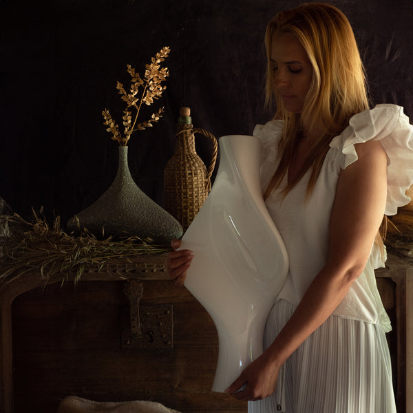 The Elegy Vase <br> 
Glacier White
<br> (L 15.5 x W 28 x H 57) cm
