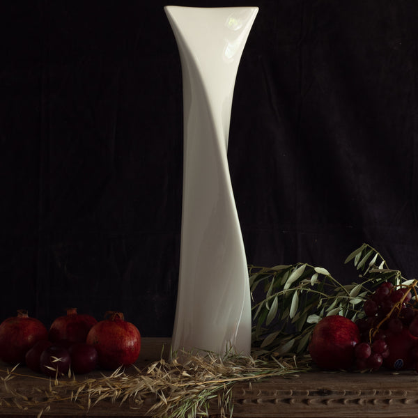 The Grace Vase <br> 
Glacier White
<br> (L 14 x W 20.5 x H 58) cm