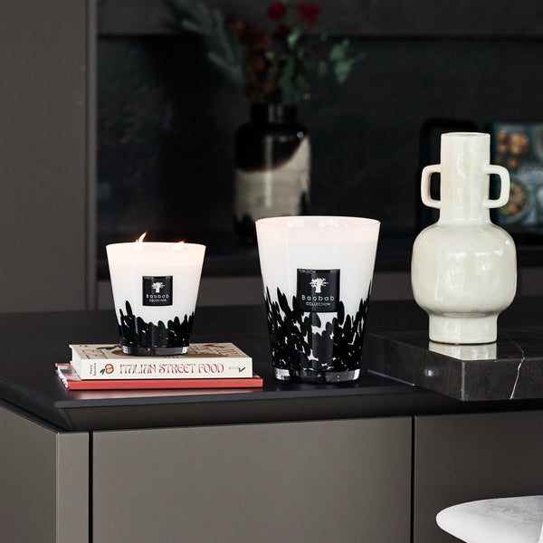 Feathers Candle <br> Rose and Oud Wood <br> (H 16) cm