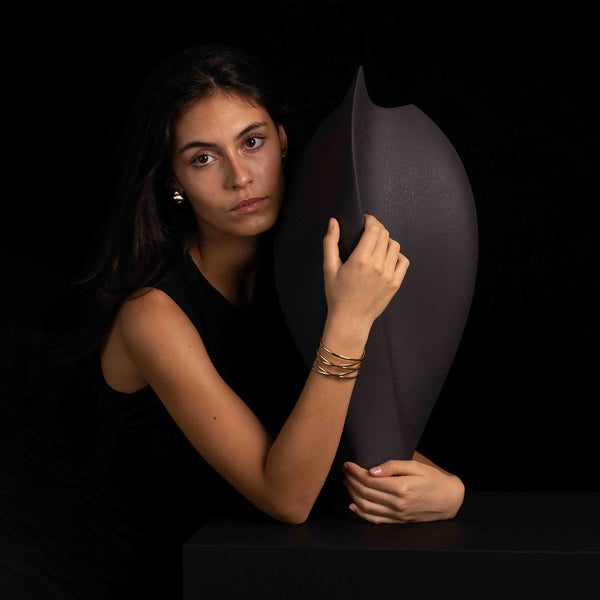 The Promise Vase <br> 
Cosmic Black
<br> (L 26.5 x W 33 x H 57) cm