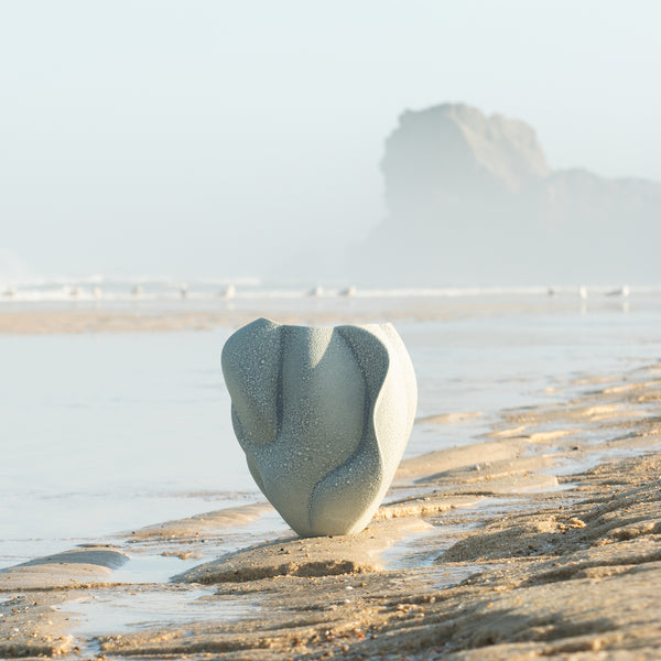 The Embrace Vase <br> 
Volcanic Grey
<br> (L 31 x W 38.5 x H 43) cm