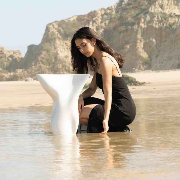 The Core Vase <br> 
Pearl White
<br> (L 20 x W 44 x H 56) cm