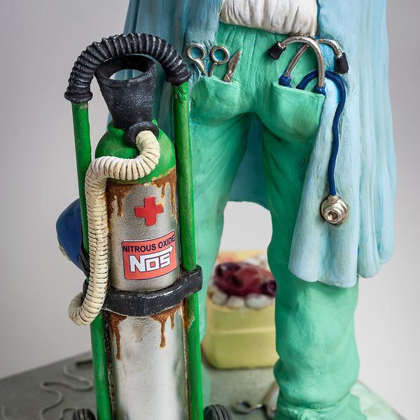 The Surgeon <br> (L 9.5 x H 24) cm