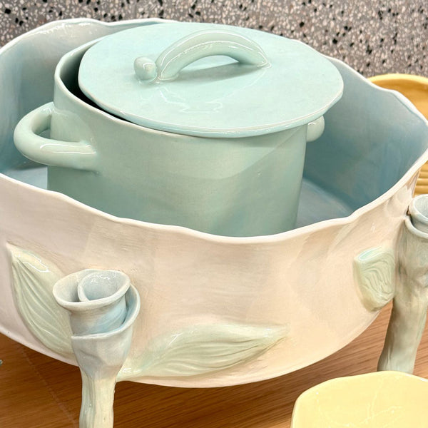 Saucepan with Bird on the Lid <br> 
Pastel Blue
<br> (Ø 19 x H 18) cm
