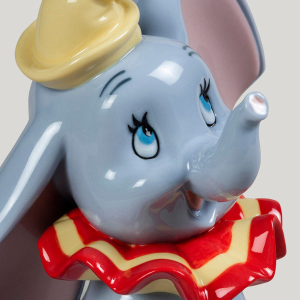 Dumbo Figurine <br> 
(L 13 x W 13 x H 15) cm