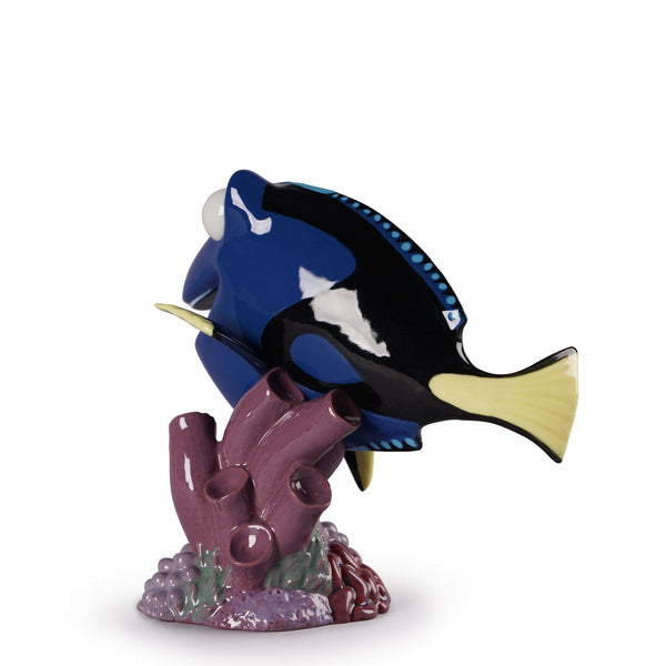 Dory Figurine <br> 
(L 9 x W 17 x H 17) cm