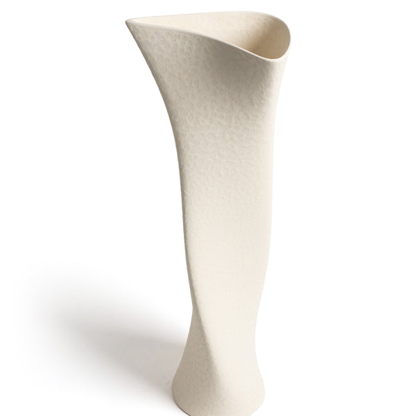 The Grace Vase <br> 
Ivory Beige
<br> (L 14 x W 20.5 x H 58) cm