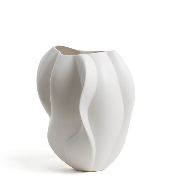 The Embrace Vase <br> 
Pearl White
<br> (L 31 x W 38.5 x H 43) cm
