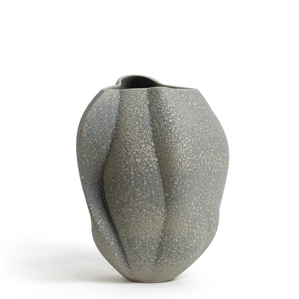 The Embrace Vase <br> 
Volcanic Grey
<br> (L 31 x W 38.5 x H 43) cm