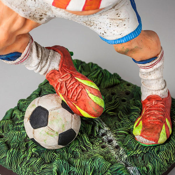 The Football Player <br> (L 11 x H 30) cm