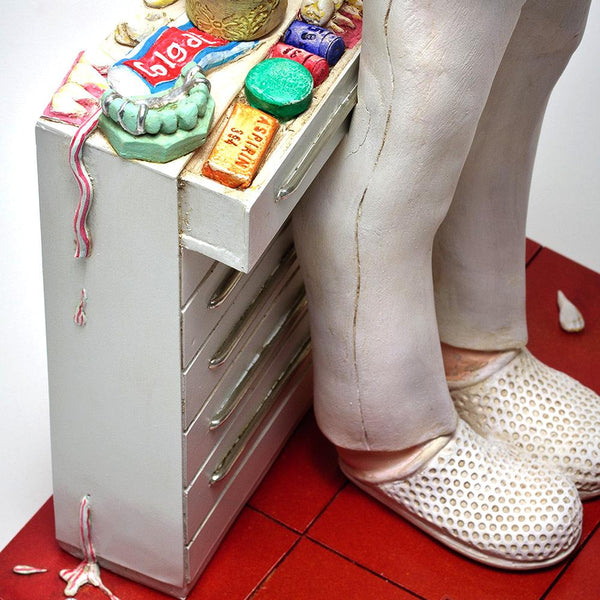 Lady Dentist <br> (L 9.5 x H 22.5) cm