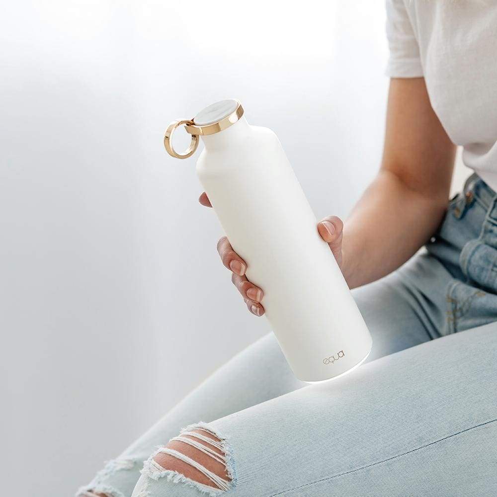 https://shop.citiesstore.com/cdn/shop/products/680ml-23oz-gold-smart-stainless-steel-white-water-bottle-equa_835_1024x1024_bc9baa2d-3b16-4ee6-a330-1cfe73a8c8b5_x1500.jpg?v=1692365943