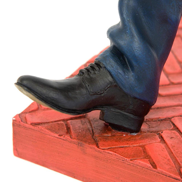 The Businessman <br> (L 21 x H 43) cm