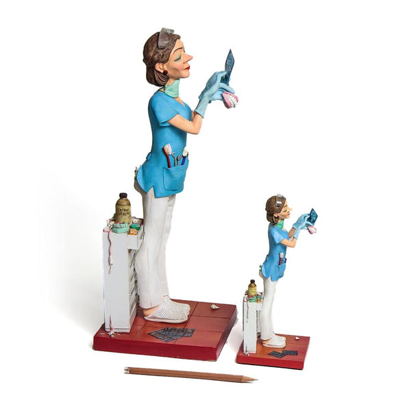 Lady Dentist <br> (L 9.5 x H 22.5) cm