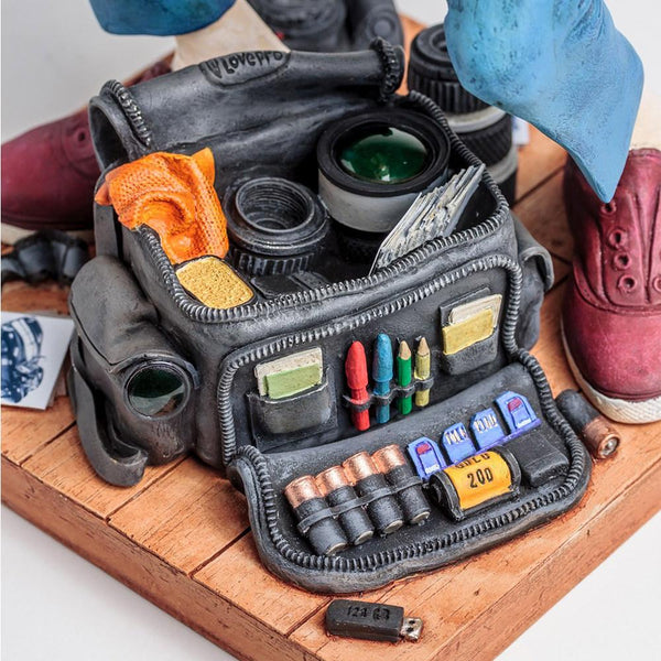 The Photographer <br> (L 20 x H 39) cm